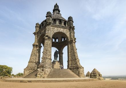 Kaiser-Wilhelm-Denkmal an der Porta Westfalica ...