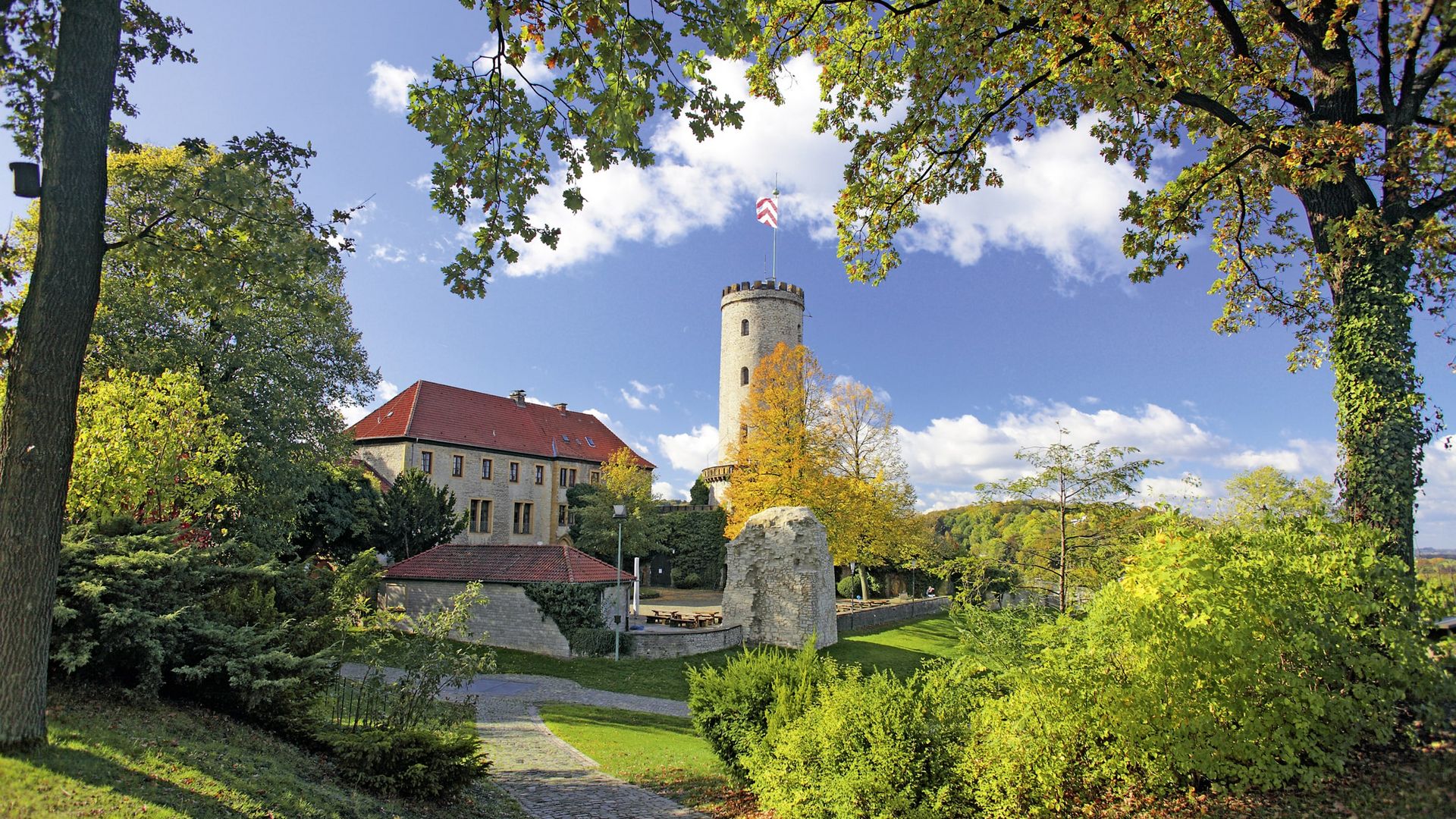 Hier finden Sie schöne alte Orte, Ziele für Ausflüge, Tipp für Veranstaltungen und spannende Geschichten aus dem Teutoburger Wald.