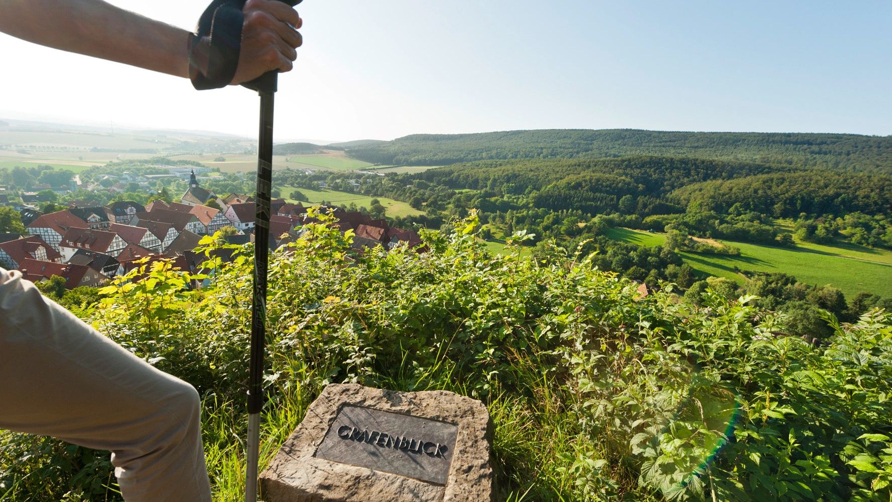 Wandern & Radfahren, Kanutouren & Kletterparks, Golfplätze & Ballonfahrten, Motorradtouren, Reitwege & Inline Skaten